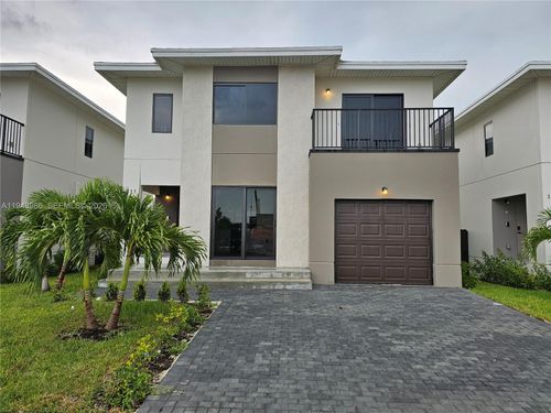 0-215 Nw 13th Pl, Florida City, FL, 33034-3444 | Card Image