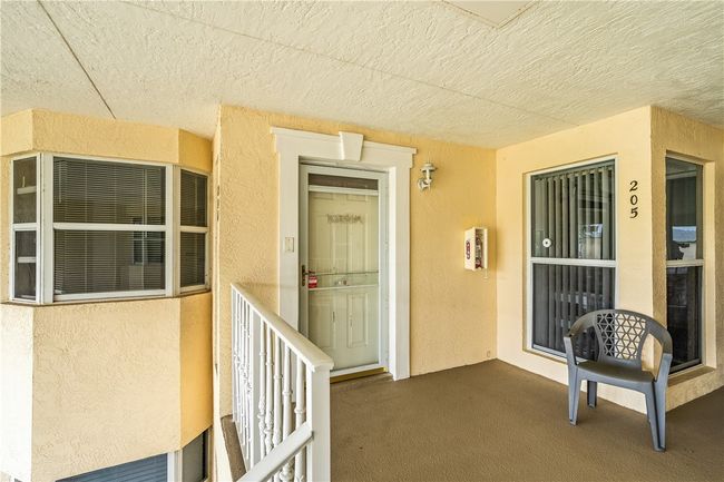 APT-204 - 540 Grove Isle Cir, House attached with 2 bedrooms, 2 bathrooms and null parking in Vero Beach FL | Image 21