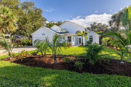 9330 Seagrape Dr, Vero Beach, FL, 32963-4525 | Card Image