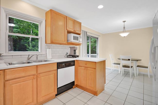 606 Forest St, House other with 4 bedrooms, 2 bathrooms and null parking in East Hartford CT | Image 11