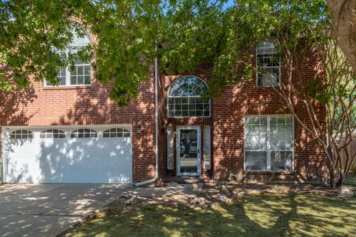 2305 S Branch Dr, Arlington, TX, 76001-5800 | Card Image