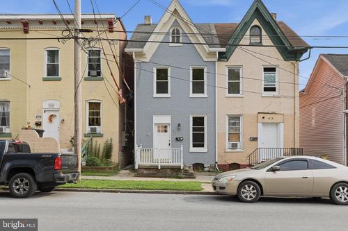 411 W Martin St, MARTINSBURG, WV, 25401-2746 | Card Image