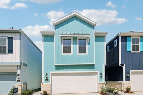 555 Avisa Dr, Kemah, TX, 77565-2197 | Card Image