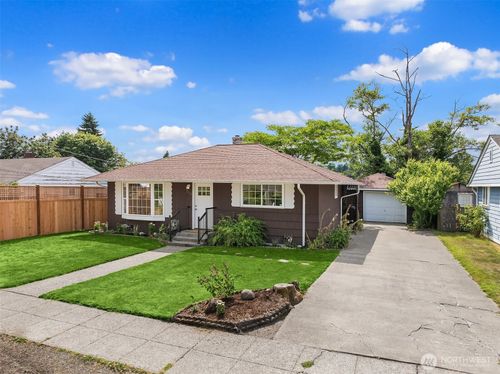 7337 19th Ave Sw, Seattle, WA, 98106-1865 | Card Image