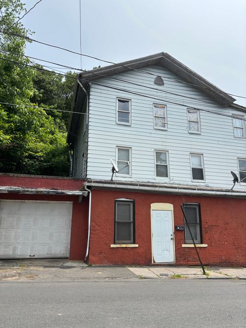 238 Bishop St, Waterbury, CT, 06704-3482 | Card Image