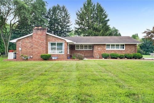 42 Orrlawn Dr, Tallmadge, OH, 44278-1447 | Card Image
