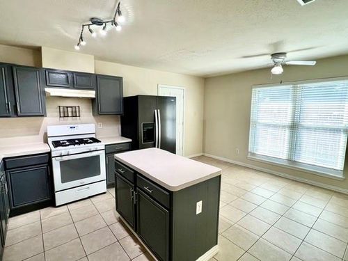 28703 Loddington St, Spring, TX, 77386-5452 | Card Image
