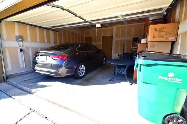 2 car garage | Image 28