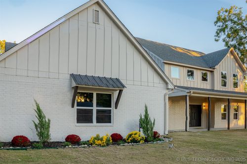 4929 Columbia Ave, Tulsa, OK, 74105-5142 | Card Image