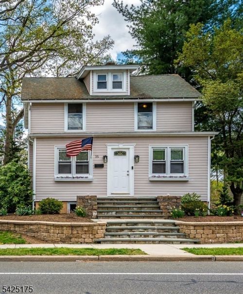 35 Edgewood Ter, South Bound Brook, NJ, 08880-1362 | Card Image