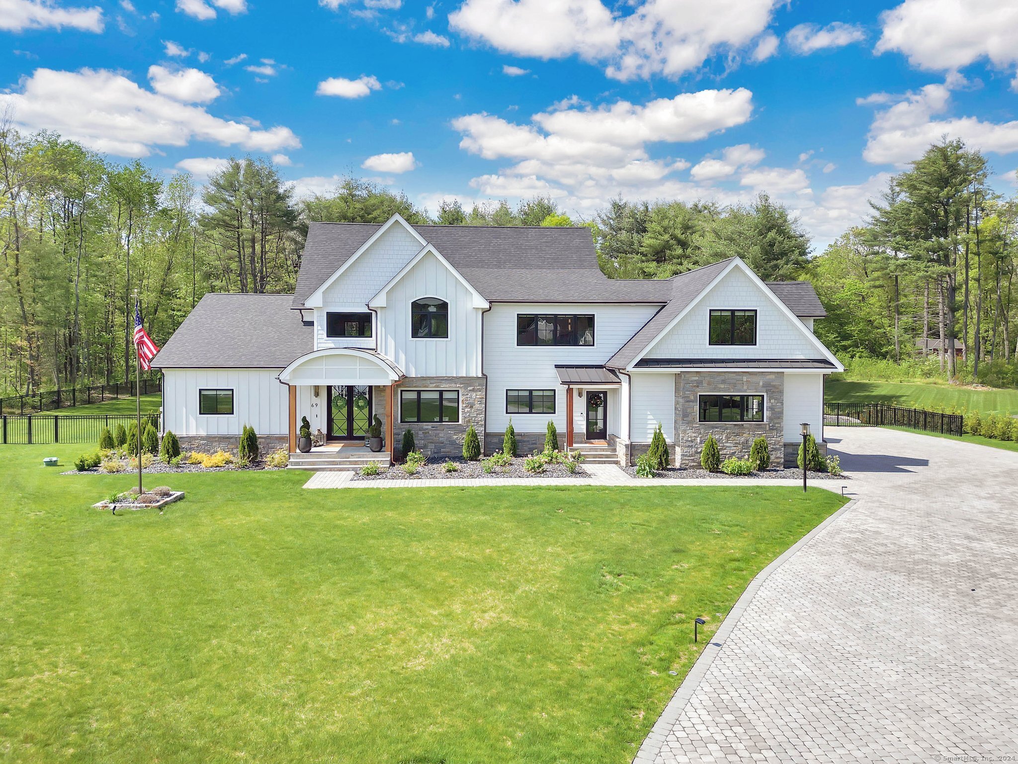 Edgewood Dr, West Suffield, CT 06093