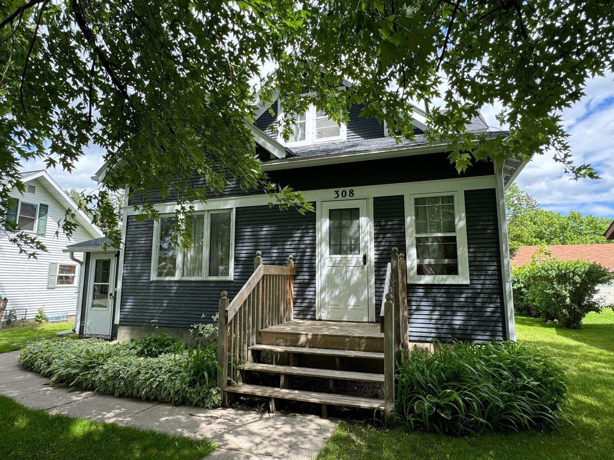 7th Ave, Roseau, MN 56751
