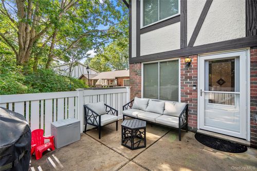 165 Golf Ln, Medford, NY, 11763-1246 | Card Image