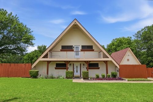 205 Roaring Springs Dr, Desoto, TX, 75115-5819 | Card Image
