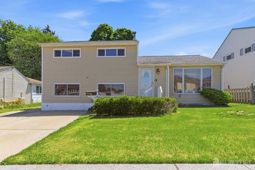 4 Dunlap Dr, Parlin, NJ, 08859-1809 | Card Image