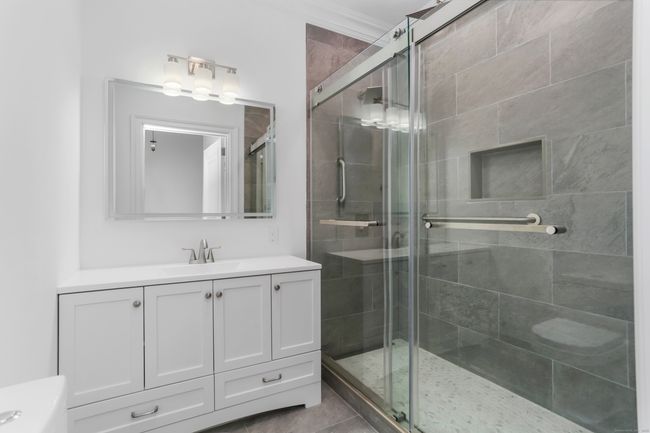 Guest Bath - First Floor | Image 31