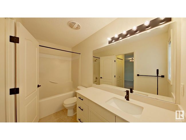 524 90 St Sw, House other with 3 bedrooms, 4 bathrooms and 4 parking in Edmonton AB | Image 8