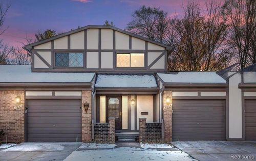 1935 Allenway Ct, Rochester Hills, MI, 48309-3315 | Card Image