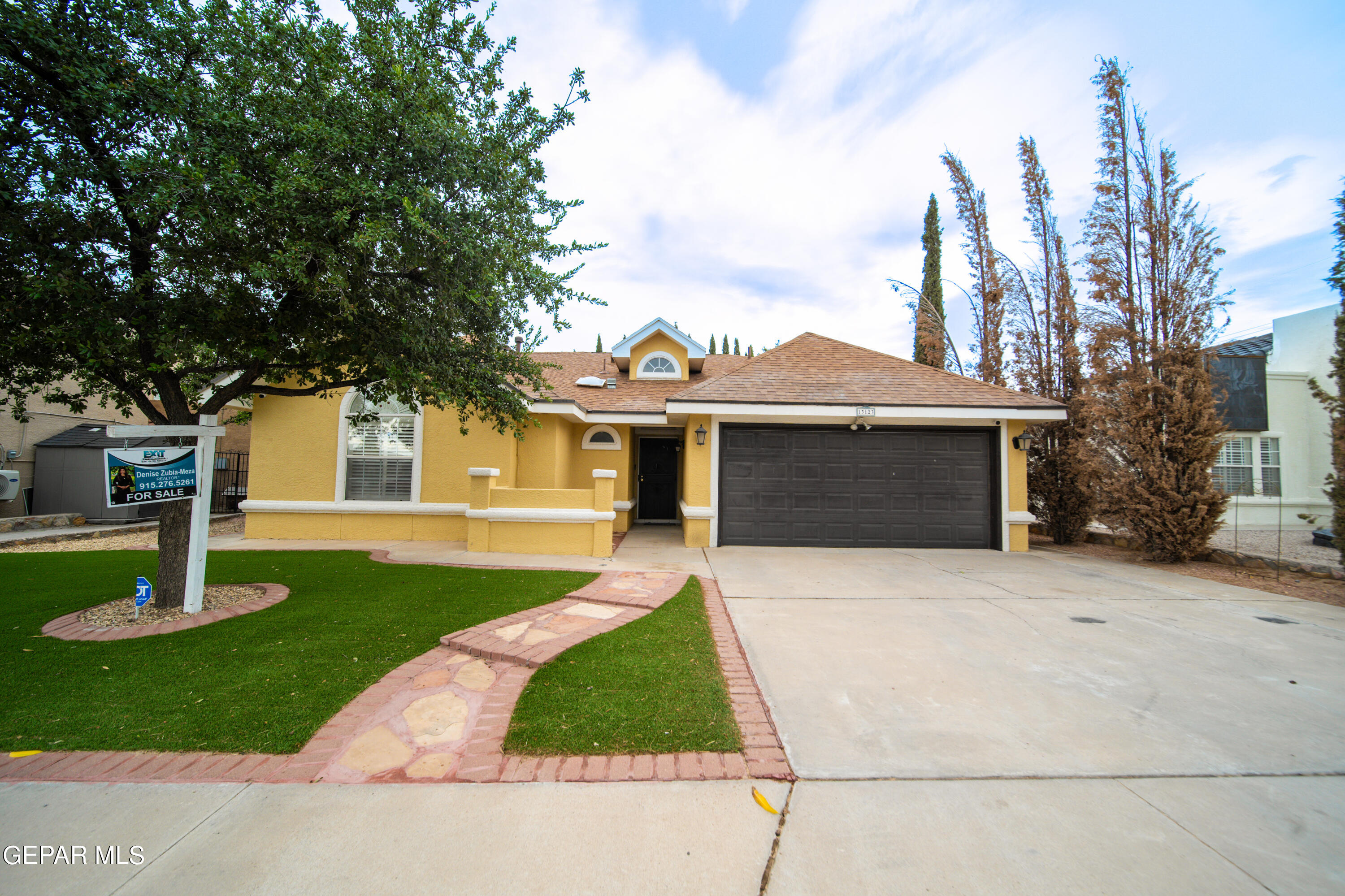 Thea Smith Dr, Horizon City, TX 79928