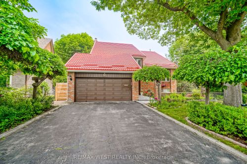 18 Trillium Crt, Brampton, ON, L6S3L8 | Card Image