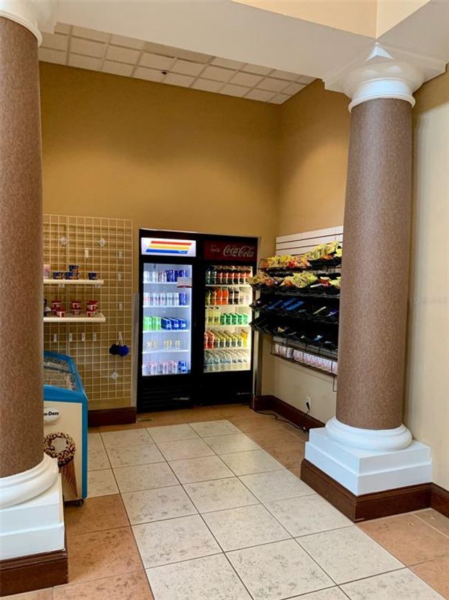 307 - 8303 Palm Pkwy, Home with 1 bedrooms, 1 bathrooms and null parking in ORLANDO FL | Image 20