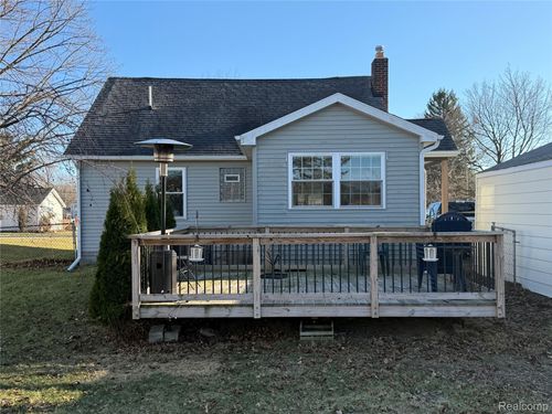 1018 State St, Brighton, MI, 48116-1343 | Card Image
