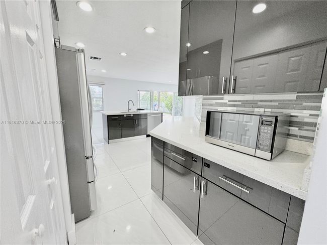 16515 Ruby Lk, House other with 4 bedrooms, 3 bathrooms and null parking in Weston FL | Image 9