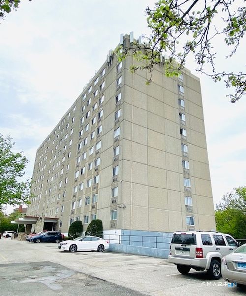 809-120 Huntington Tpke, Bridgeport, CT, 06610-1439 | Card Image