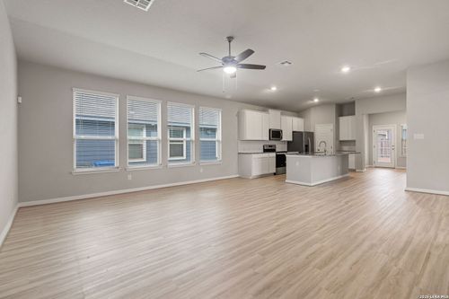 2926 Playa Azul Blvd, Converse, TX, 78109-1885 | Card Image