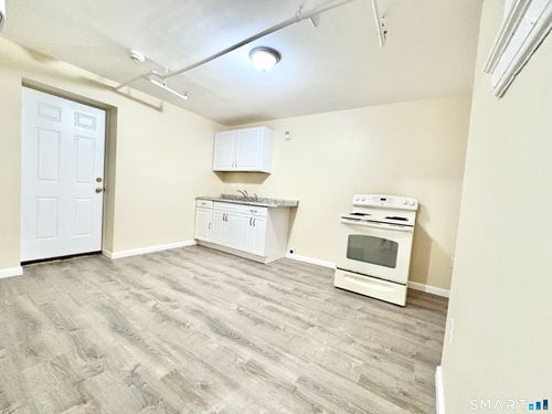 1c-135 W Main St, Waterbury, CT, 06702-2017 | Card Image