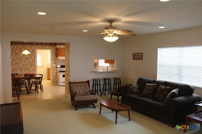 963 County Road 176, House other with 2 bedrooms, 3 bathrooms and null parking in Hallettsville TX | Image 6