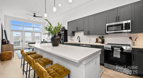 th1-704 W Tremont Ave, Charlotte, NC, 28203-7017 | Card Image