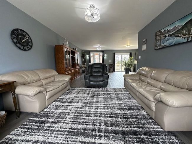 3137 River St, House other with 4 bedrooms, 2 bathrooms and 2 parking in Brooke Alvinston ON | Image 7