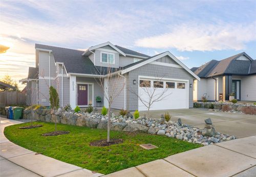 2013 Mountain Vista Dr, Nanaimo, BC, V9T0L4 | Card Image