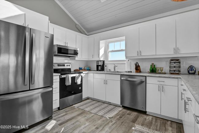 B - 440 Causeway Dr, Condo with 3 bedrooms, 3 bathrooms and 1 parking in Wrightsville Beach NC | Image 15