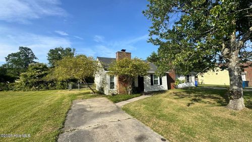 105 Garden Pl, Jacksonville, NC, 28546-7710 | Card Image