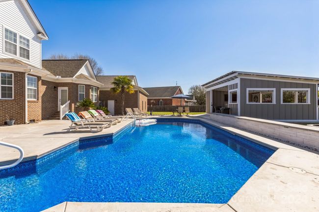 Pool | Image 38