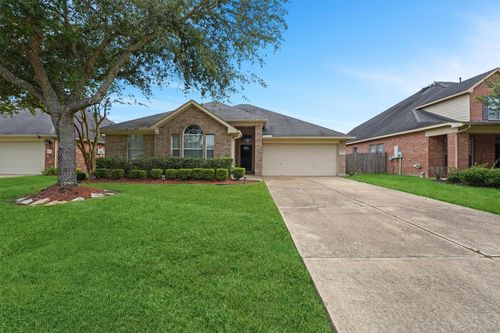 7701 Misty Lake Ln, Pearland, TX, 77581-7539 | Card Image