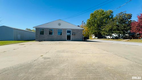 509 N Victor St, Christopher, IL, 62822-1129 | Card Image