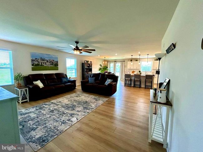 17 Perspective Pl, House other with 3 bedrooms, 3 bathrooms and null parking in HEDGESVILLE WV | Image 4