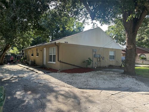 9406 N Hartts Dr, TAMPA, FL, 33617-5104 | Card Image