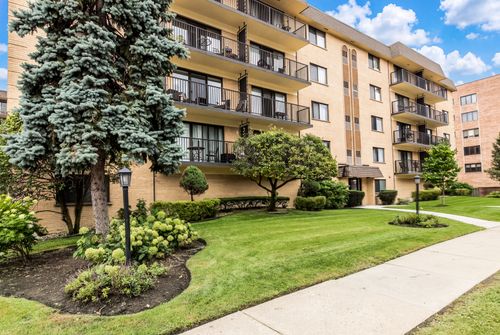 304-1441 E Thacker St, Des Plaines, IL, 60016-6449 | Card Image