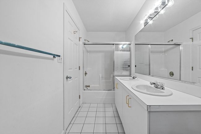 333 - 333 Bishops Forest Dr, Condo with 2 bedrooms, 3 bathrooms and 1 parking in Waltham MA | Image 9