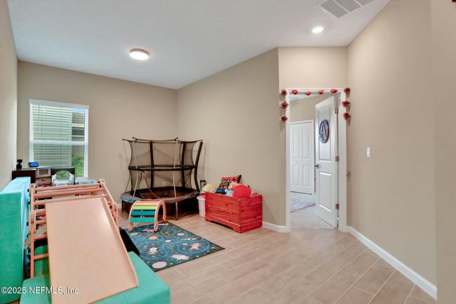 3922 Cloverdale Ct, House other with 3 bedrooms, 2 bathrooms and null parking in MIDDLEBURG FL | Image 32