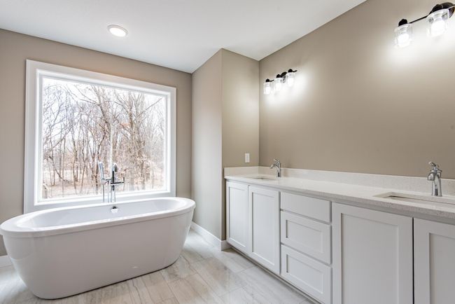 bath and tub.jpg | Image 8