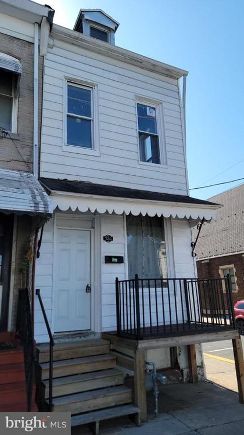 926 Greenwich St, Reading, PA, 19604-2627 | Card Image