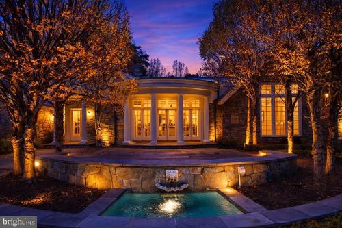 9324 Georgetown Pike, GREAT FALLS, VA, 22066-2725 | Card Image