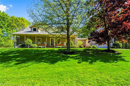 11790 Arbor Glen Dr, Chardon, OH, 44024-9122 | Card Image