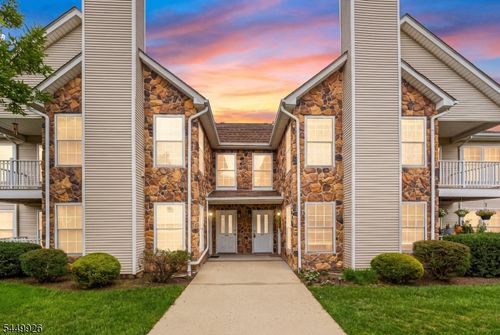 127 Chariot Ct, Piscataway, NJ, 08854-6668 | Card Image