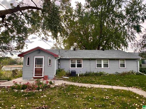 369 Lakeshore Dr, McCook Lake, SD, 57049-4002 | Card Image